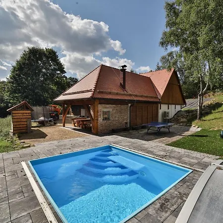 Roubenka U Zvonicky Tatil Evi *